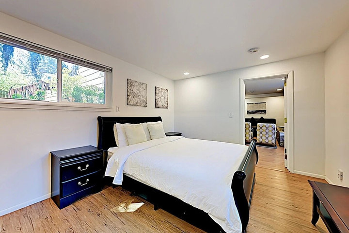 Shoreline Apartment on the Bus Line by RedAwning