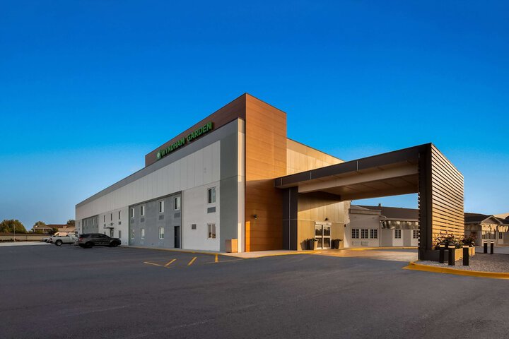 Wyndham Garden Ankeny / Des Moines