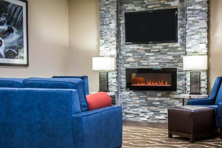 Comfort Inn Morris I-80