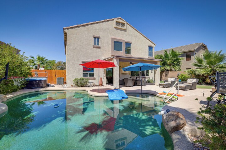 Spacious Maricopa Home Rental w / Pool & Hot Tub!