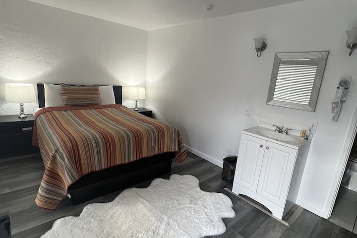 Room 38 of 65