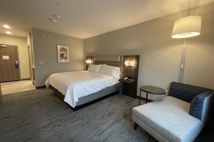Room 15 of 50