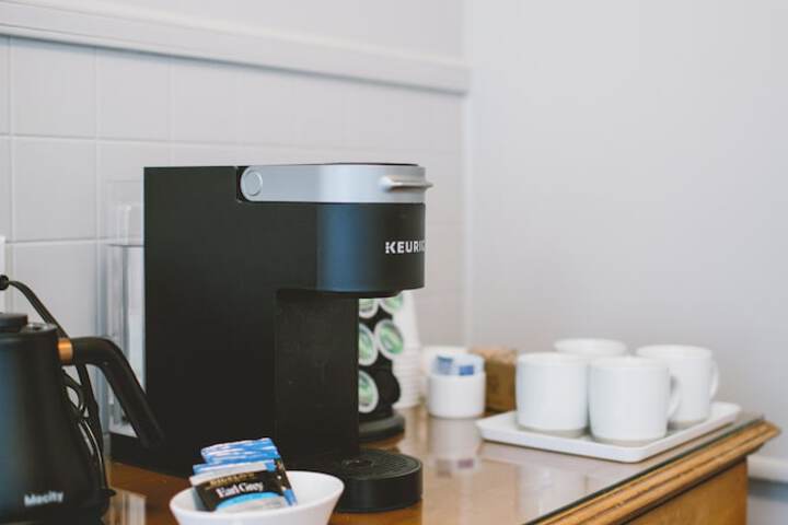 Breakfast/Coffee Service 90 of 106