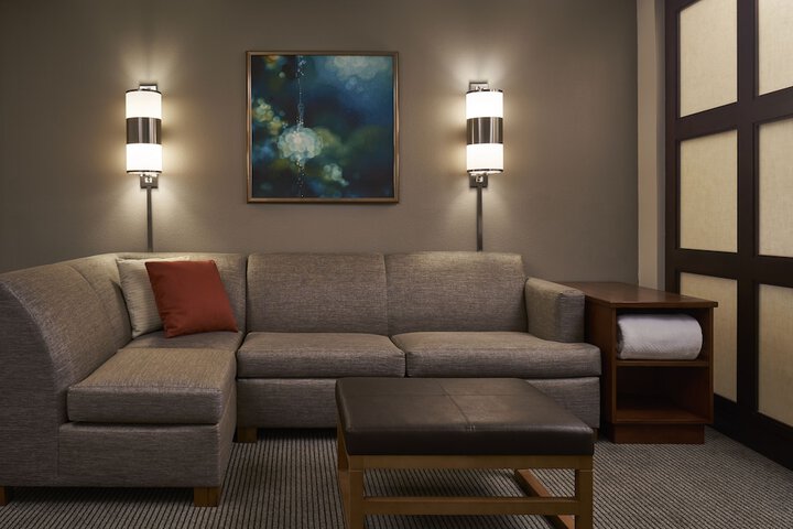 Room 10 of 22