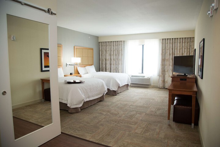 Room 27 of 49