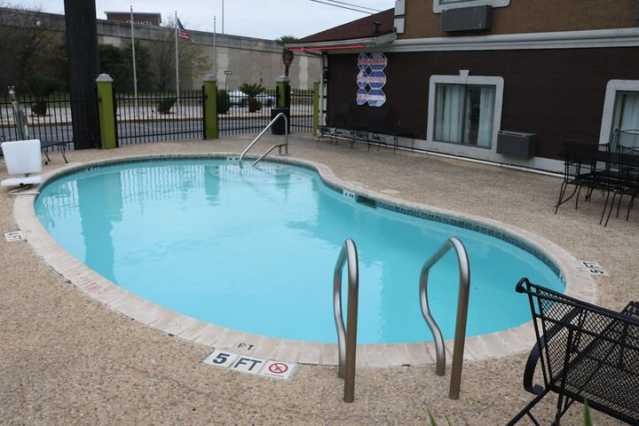 Pool 5 of 28