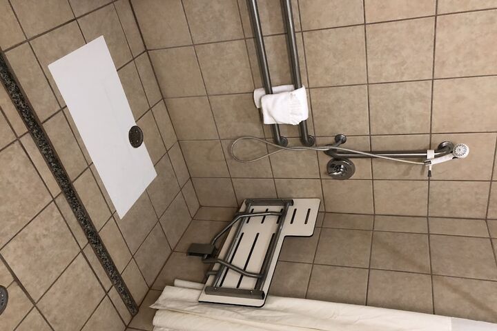 Room 12 of 23