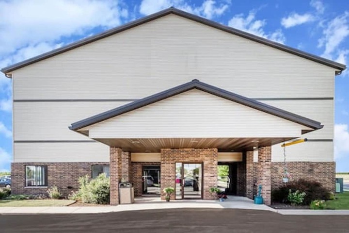 AmericInn by Wyndham Columbus Wisconsin