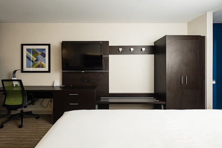 Room 40 of 60