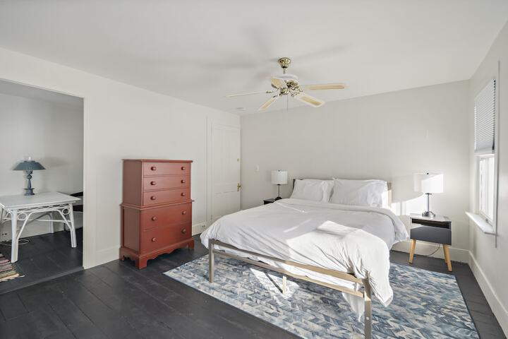 Room 28 of 44