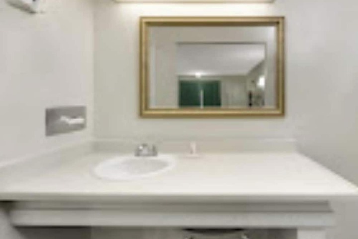 Room 15 of 17