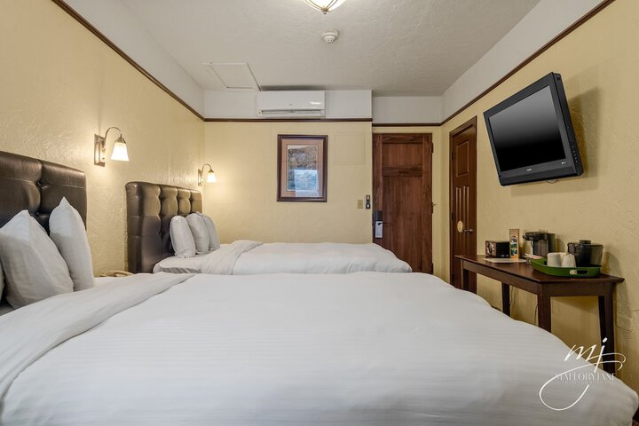 Room 51 of 58
