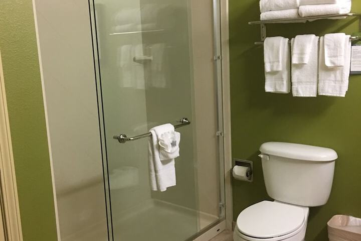 Room 32 of 44