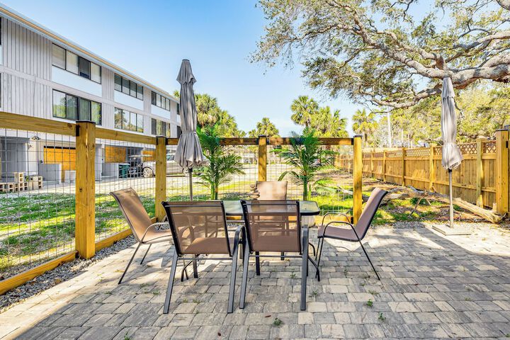 Steps to Beach: Home w / Sunset Views in Cedar Key!