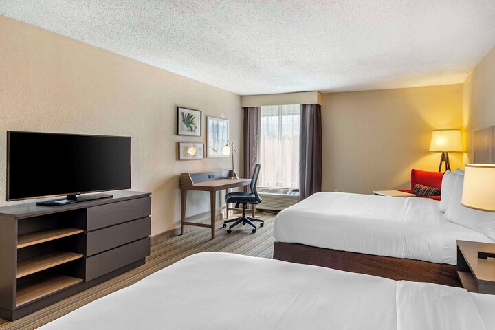 Room 8 of 32