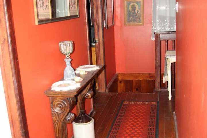 Room 5 of 19