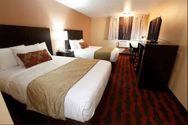 Room 8 of 17