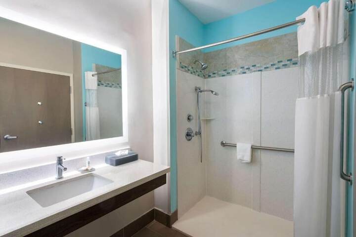 La Quinta Inn & Suites by Wyndham Forsyth