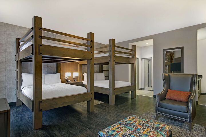 Room 38 of 60