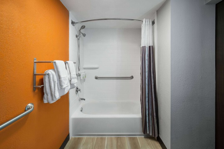 Room 16 of 29