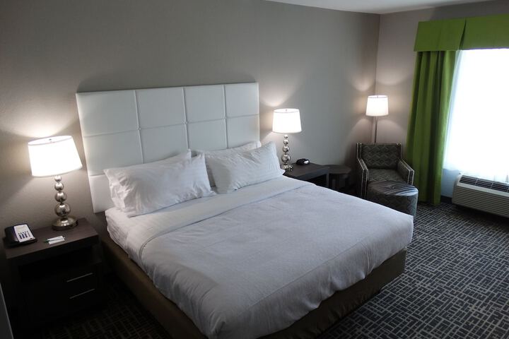Room 14 of 30