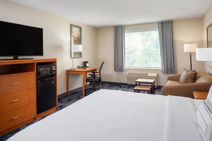 Room 14 of 23