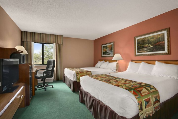 Room 12 of 19