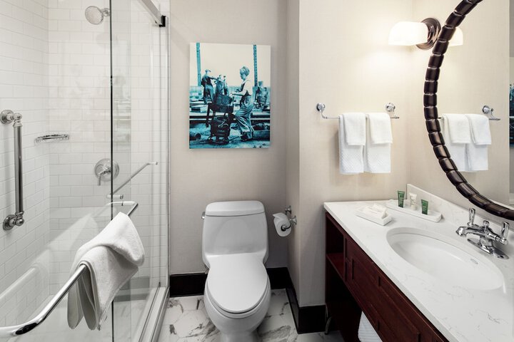Room 15 of 52