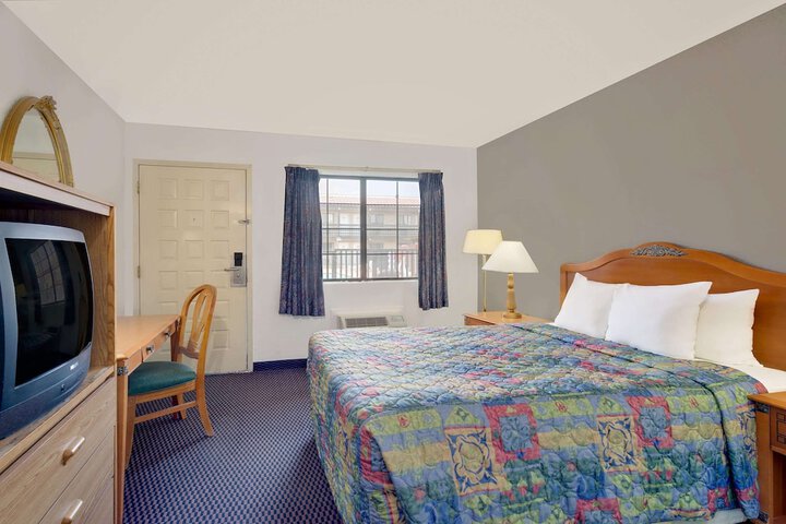 Room 26 of 32