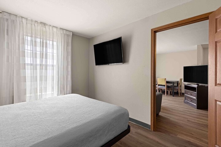 Room 18 of 25