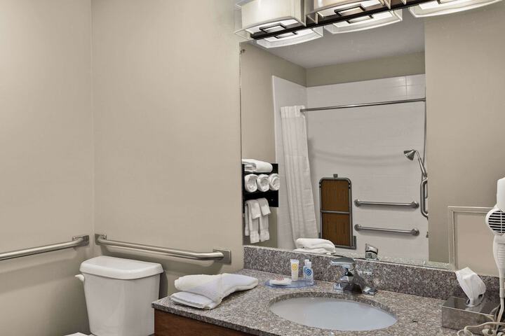 Comfort Inn & Suites Ludington near US-10