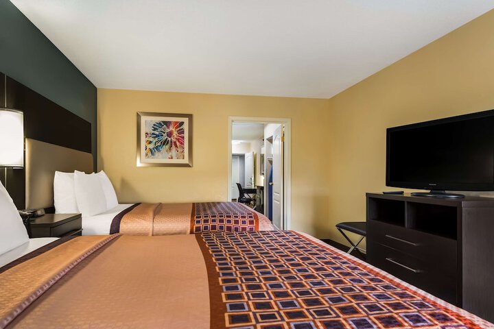 Room 10 of 35