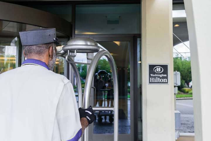 Hotel 6 of 100