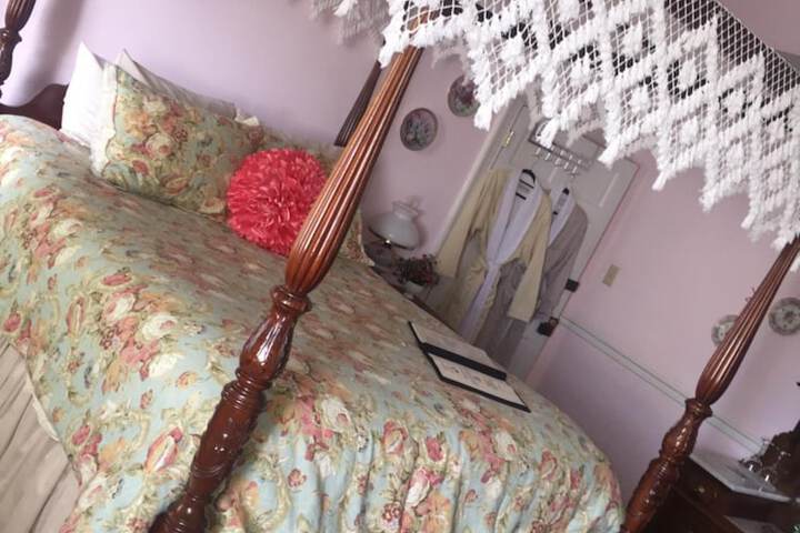 Room 22 of 76