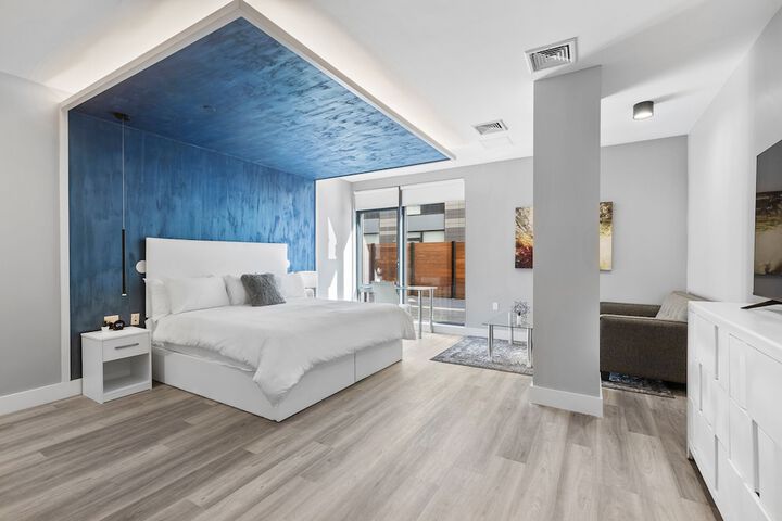 Global Luxury Suites at the Arches