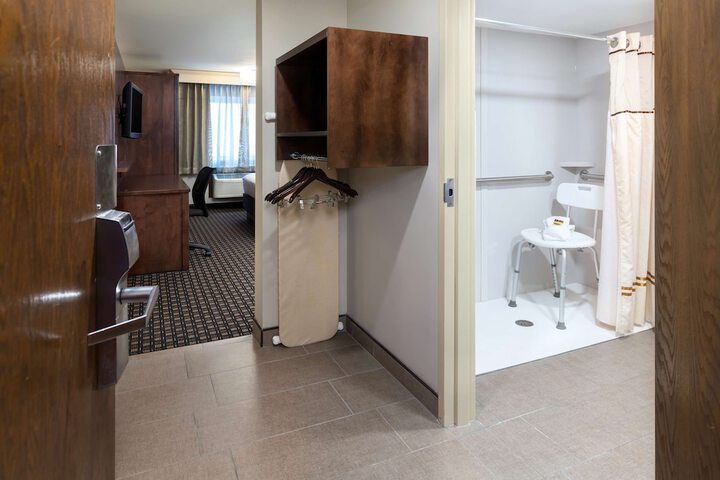Room 41 of 73