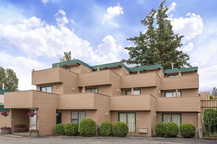 Ramada by Wyndham Quesnel