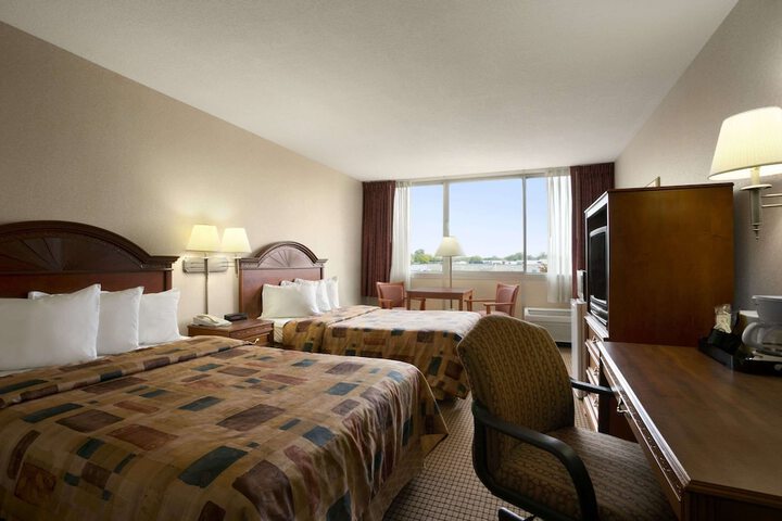 Room 11 of 21