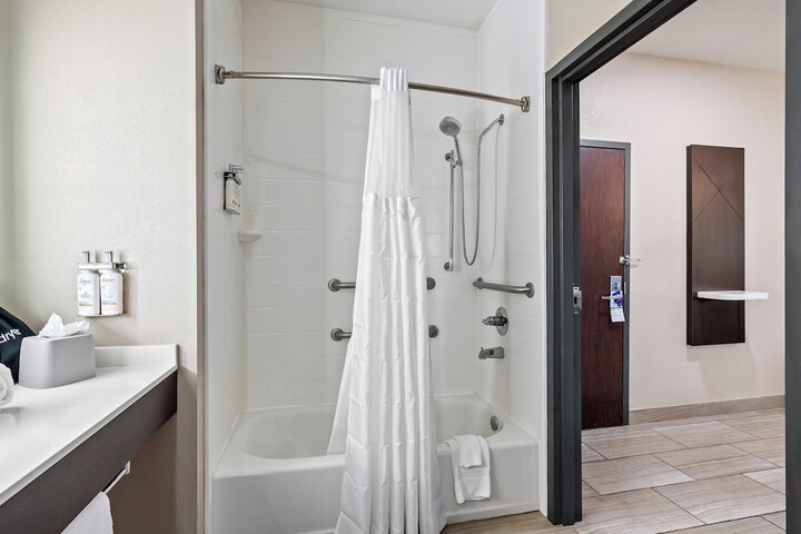 Holiday Inn Express Ada by IHG