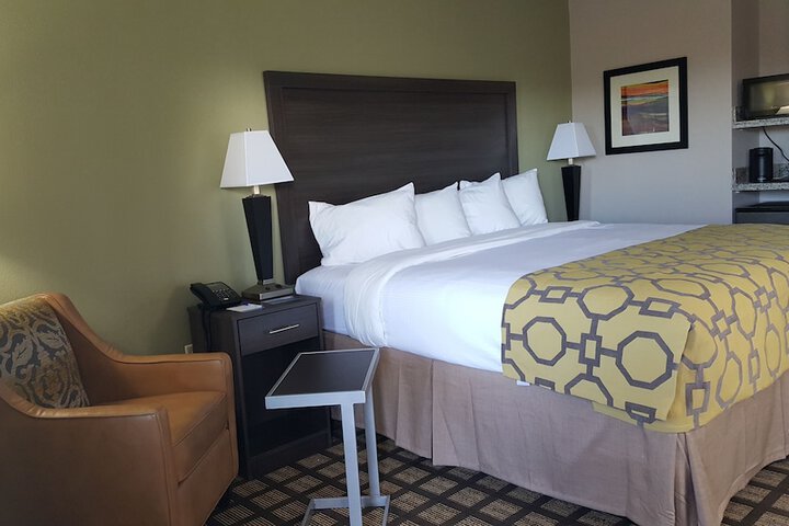 Baymont by Wyndham Clarksville