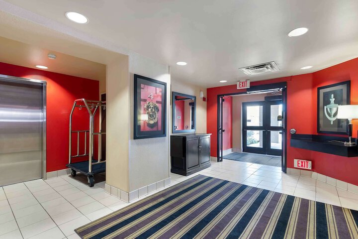 Hotel Interior 10 of 29