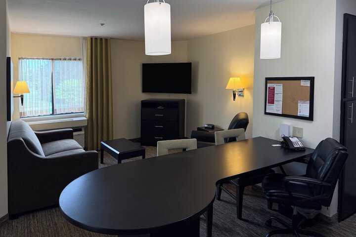 Candlewood Suites East Lansing by IHG