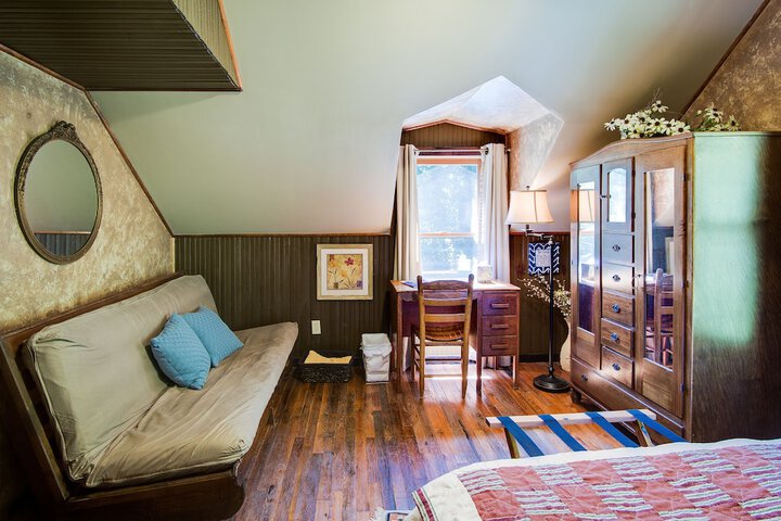 Room 15 of 32