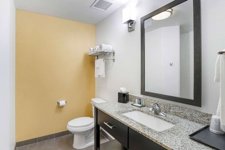 Room 14 of 37