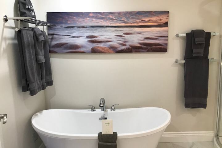Tattingstone Inn