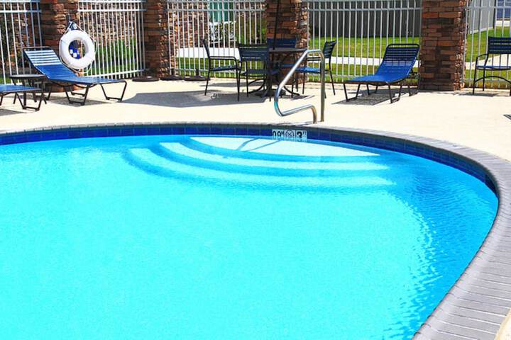 Pool 8 of 31