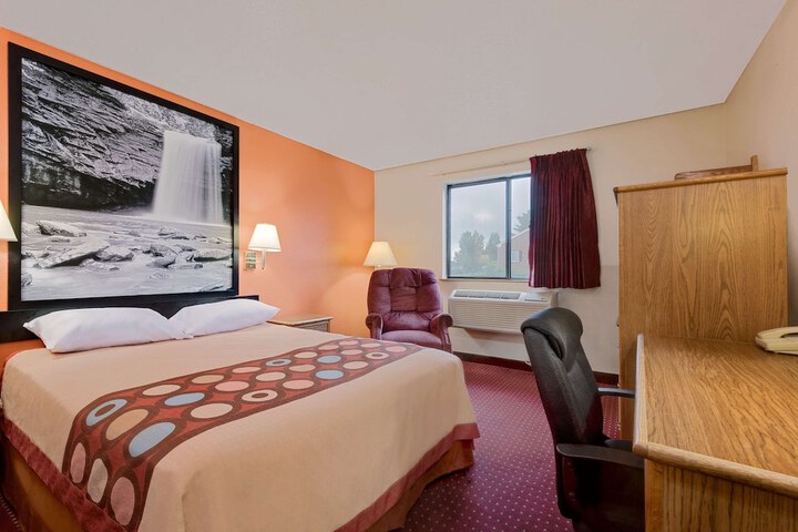 Room 7 of 15