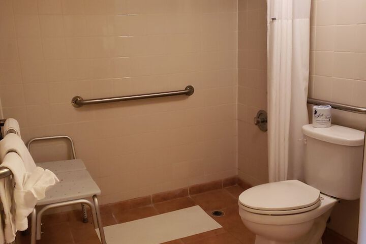 Room 31 of 40