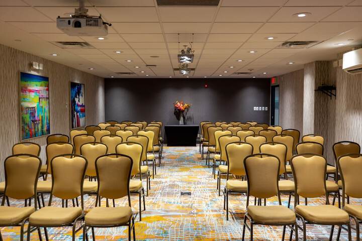 Holiday Inn Toronto Downtown Centre by IHG