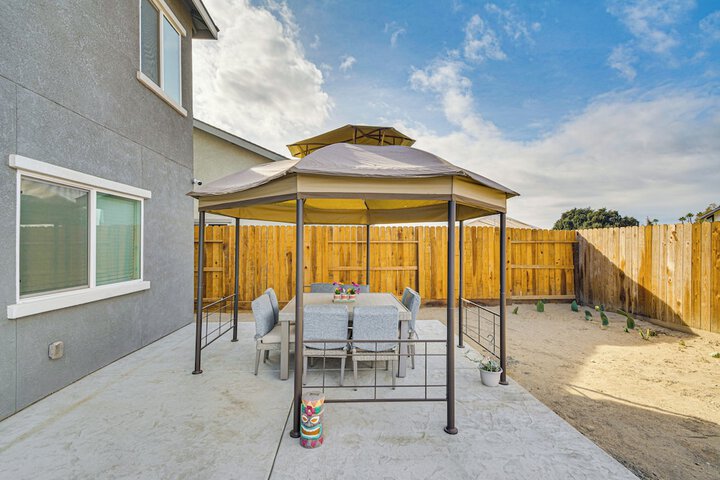 Chowchilla Home w / Private Patio!